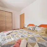 Dom Apartments