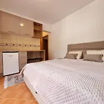 Dom Apartments