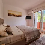 Dom Apartments
