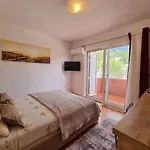 Dom Apartments