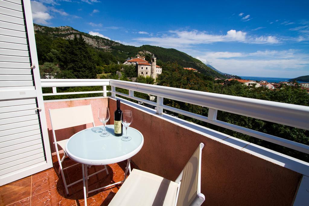 Dom Apartment